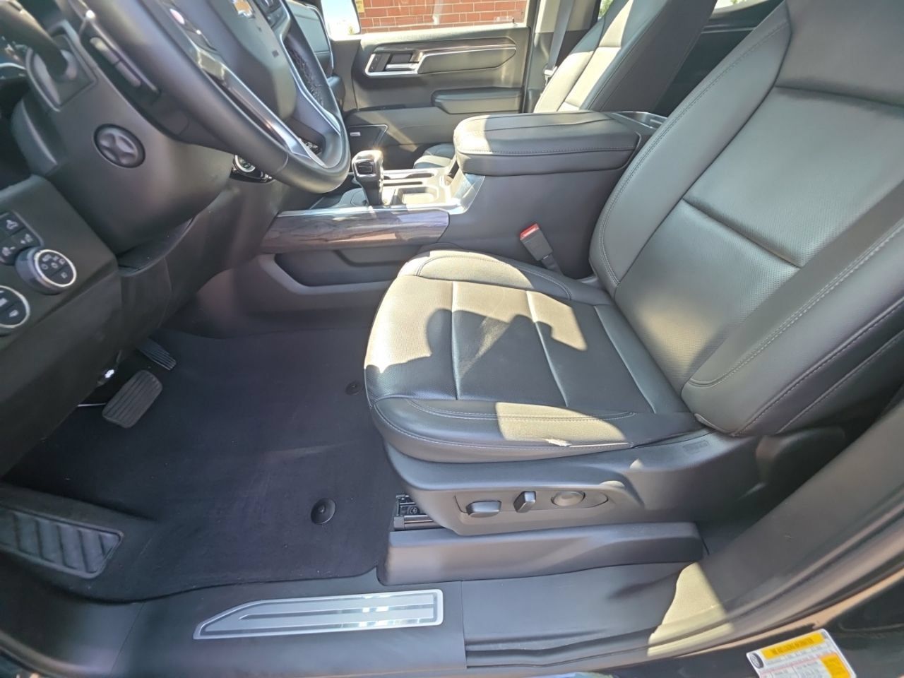 Used 2024 Chevrolet Silverado 1500 LTZ w/ LTZ Premium Package AWD/4WD image 25