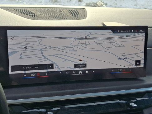 Used 2025 BMW X5 xDrive50e w/ Premium Package image 17