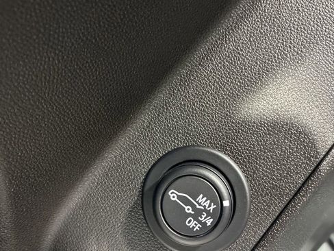 Used 2024 Chevrolet Equinox LT w/ LPO, Floor Liner Package FWD image 21