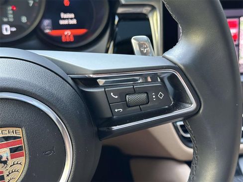 Used 2025 Porsche Macan image 23