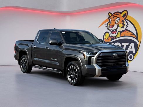 Used 2026 Toyota Tundra Limited AWD/4WD image 3