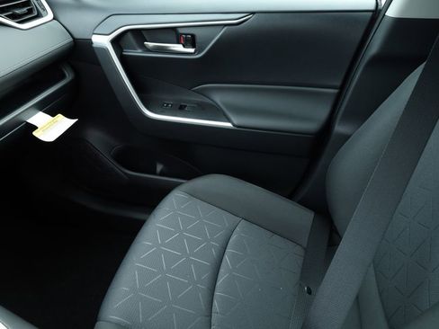 New 2025 Toyota RAV4 XLE image 17