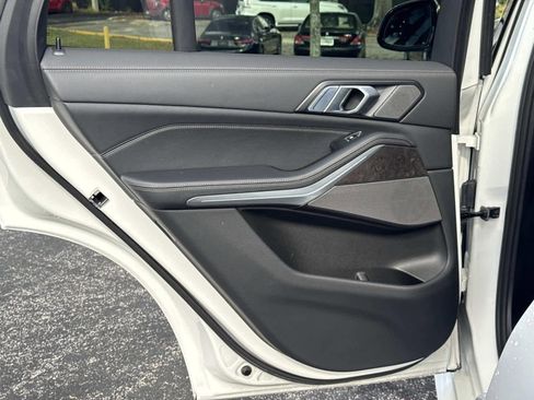 Certified 2025 BMW X5 xDrive40i AWD/4WD image 17