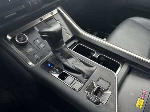 Used 2024 Lexus GX 550 w/ Accessory Package (31) AWD/4WD image 26