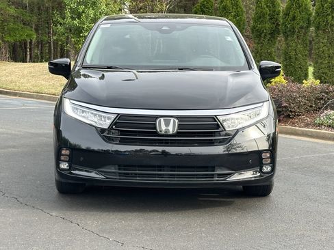 Used 2024 Honda Odyssey Touring image 3