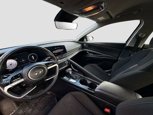 Used 2023 Hyundai Elantra SEL w/ Convenience Package image 19