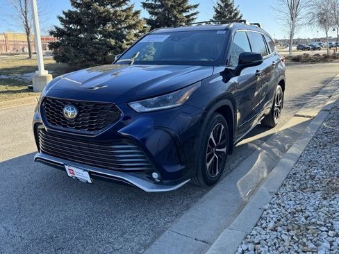 Certified 2022 Toyota Highlander XSE image 38