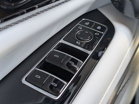 Certified 2025 Cadillac Optiq Luxury 2 AWD/4WD image 29