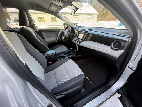 Used 2015 Toyota RAV4 LE image 15