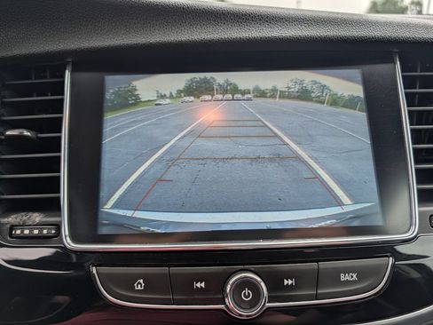 Used 2020 Buick Encore Preferred FWD image 5