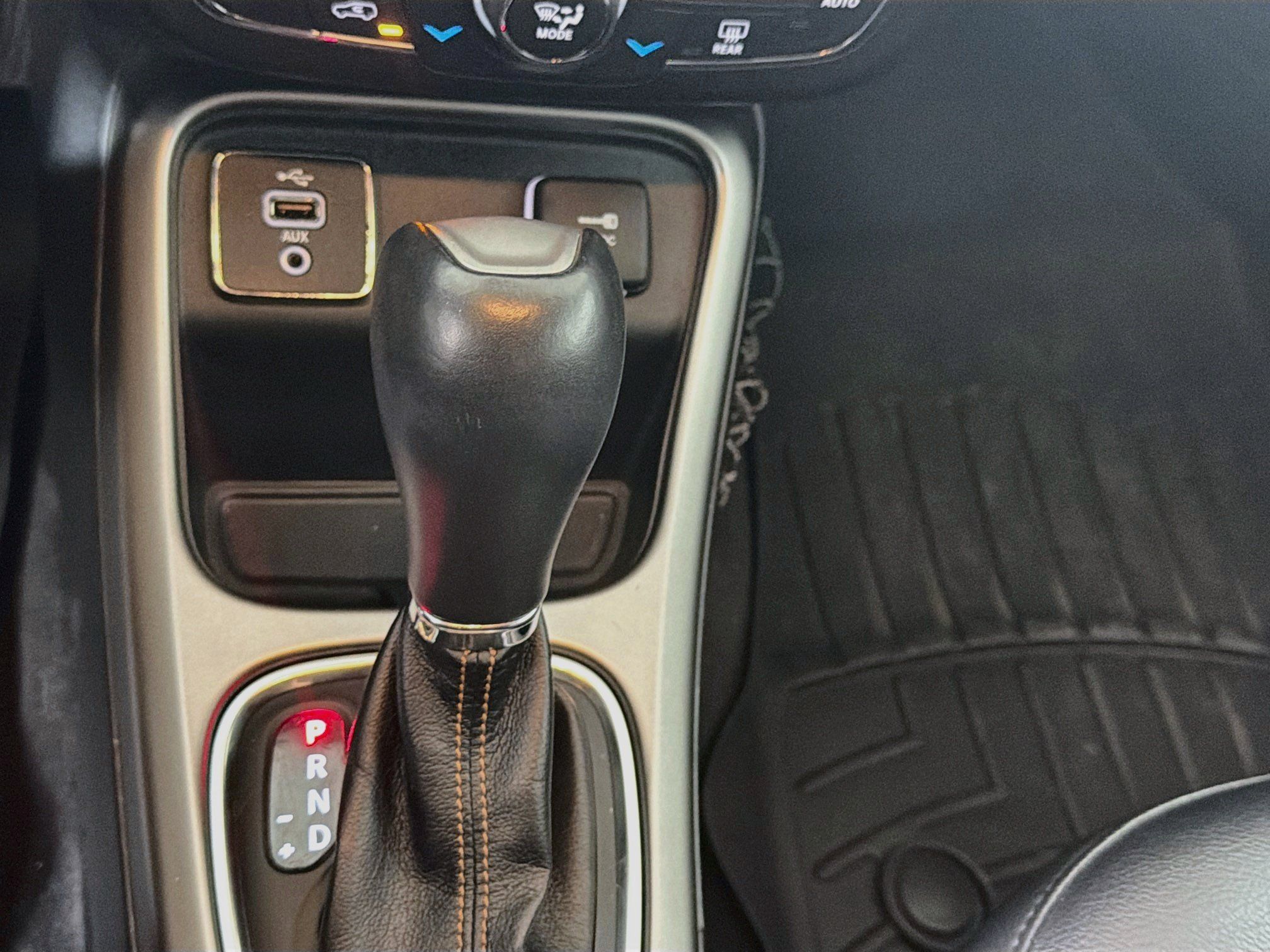 Used 2018 Jeep Compass Latitude w/ Popular Equipment Group FWD image 24