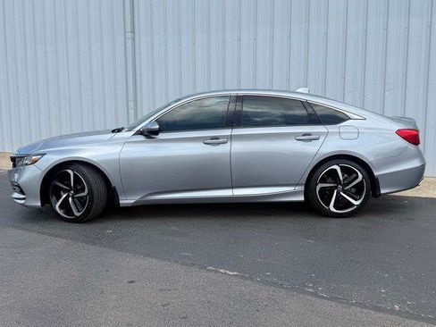 Used 2019 Honda Accord Sport image 2