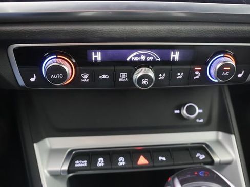 Used 2022 Audi Q3 2.0T Premium image 15