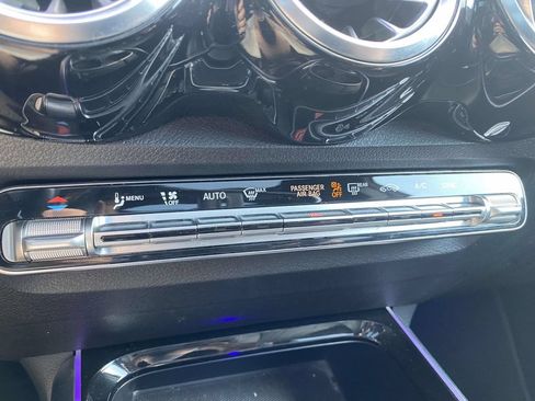 Used 2022 Mercedes-Benz GLB 250 w/ Premium Package Lite image 25