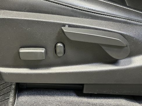 Used 2020 Chevrolet Colorado ZR2 w/ Colorado ZR2 Bison Edition image 18