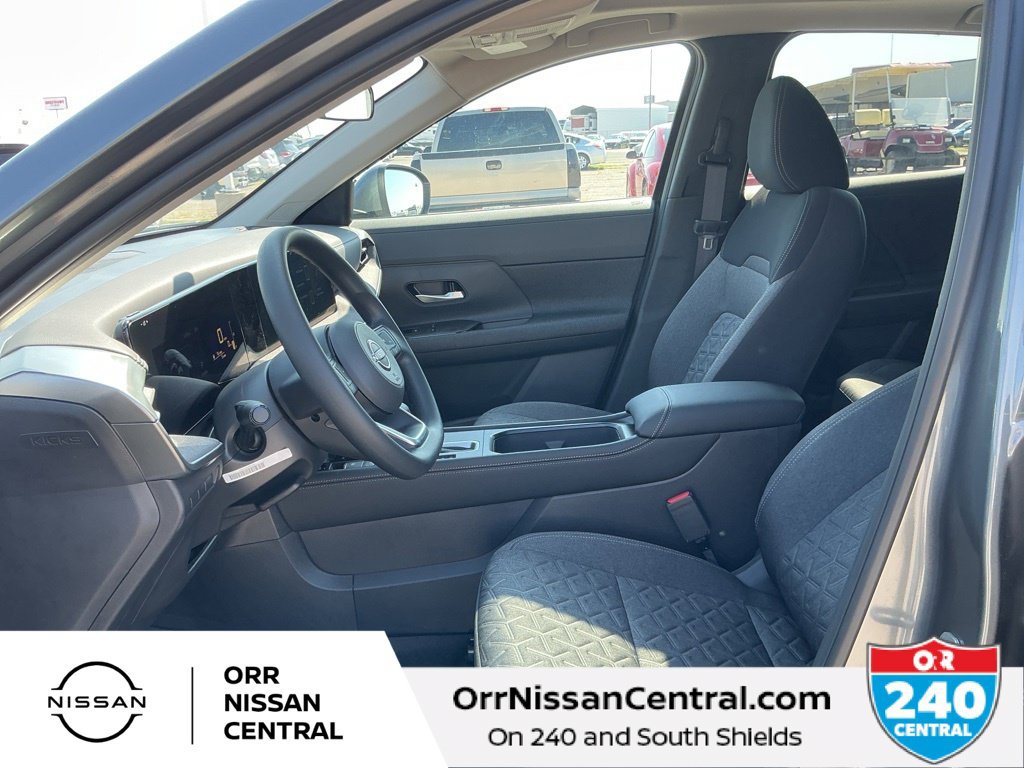 Used 2025 Nissan Kicks SV w/ SV Premium Package AWD/4WD image 17