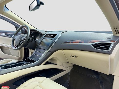Used 2013 Lincoln MKZ image 5