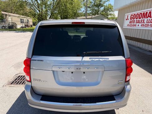 Used 2017 Dodge Grand Caravan SXT FWD image 6