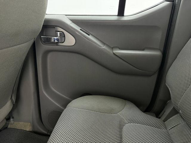 Used 2018 Nissan Frontier SV RWD image 33