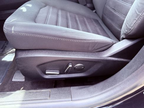 Used 2020 Ford Fusion SE FWD image 26