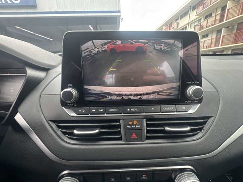 Used 2022 Nissan Altima 2.5 SV image 17