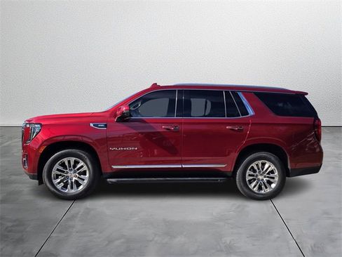Used 2022 GMC Yukon SLT w/ SLT Premium Package image 2