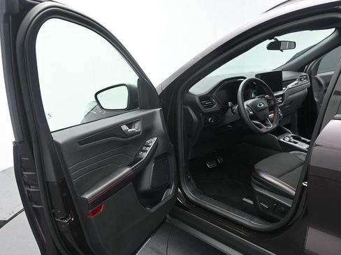 Used 2023 Ford Escape ST-Line w/ Tech Pack #1 FWD image 10
