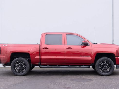 Used 2018 Chevrolet Silverado 1500 LT w/ All Star Edition image 28