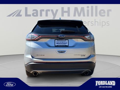 Used 2017 Ford Edge Titanium w/ Technology Package AWD/4WD image 4