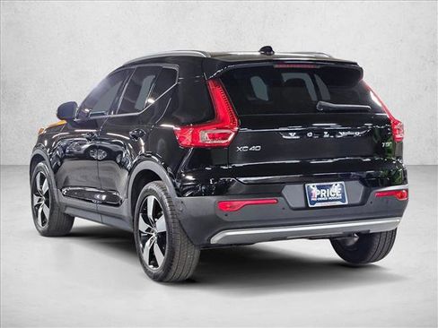 Used 2019 Volvo XC40 T5 Momentum image 8