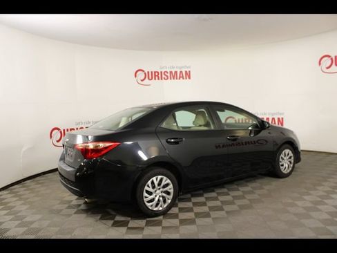 Used 2018 Toyota Corolla LE w/ Carpet Mat Package (TMS) FWD image 8