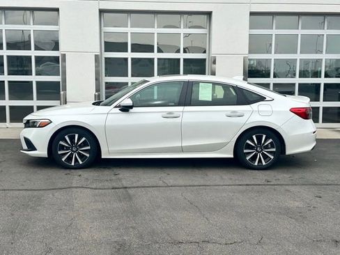 Used 2022 Honda Civic EX image 3