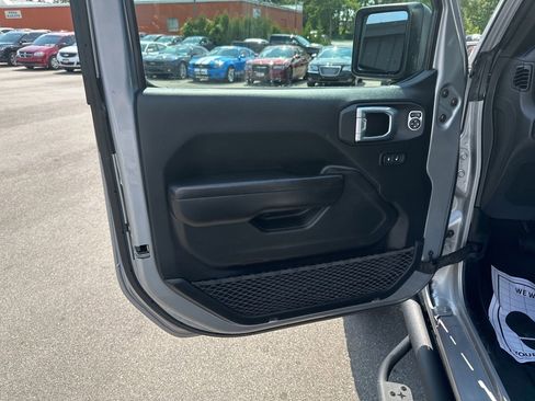 Used 2021 Jeep Wrangler Sport image 27