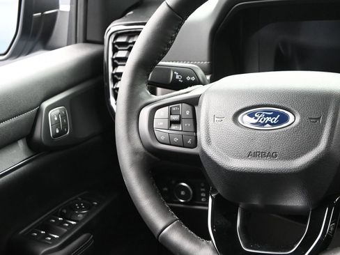 New 2025 Ford Ranger Lariat w/ FX4 Off-Road Package image 30