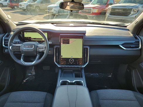 Used 2025 GMC Acadia Elevation image 8