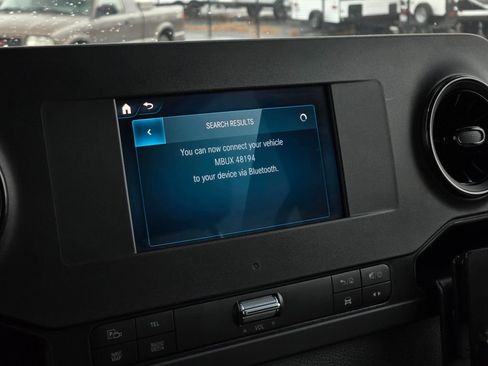 Used 2021 Mercedes-Benz Sprinter 2500 image 34