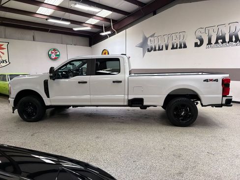 Used 2023 Ford F250 XL w/ STX Appearance Package AWD/4WD image 3