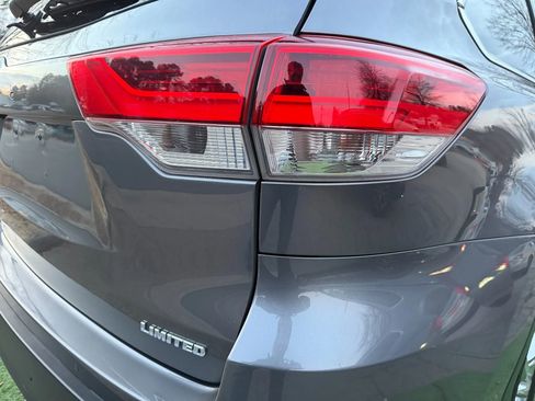 Used 2019 Toyota Highlander Limited image 15