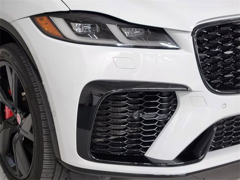 Used 2023 Jaguar F-PACE SVR image 12
