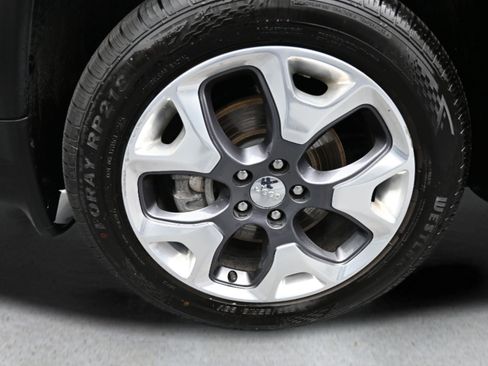 Used 2021 Jeep Compass Limited image 23