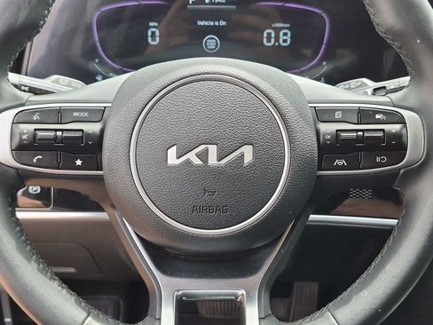 Used 2025 Kia Sportage EX FWD image 13