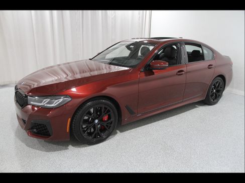 Certified 2023 BMW 540i xDrive w/ M Sport Package AWD/4WD image 3