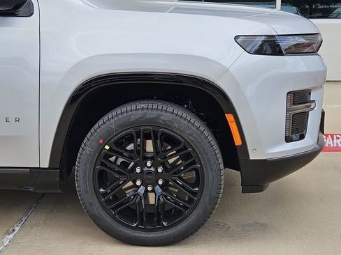 New 2026 Jeep Grand Wagoneer Limited AWD/4WD image 6