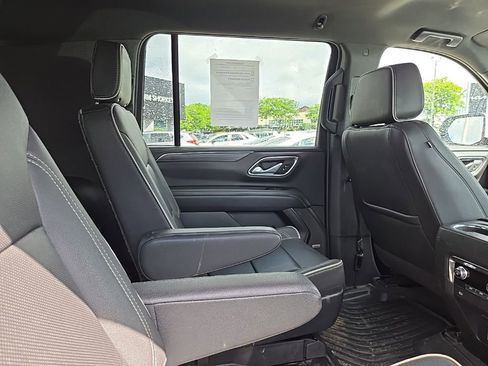 Used 2023 GMC Yukon XL SLT AWD/4WD image 39