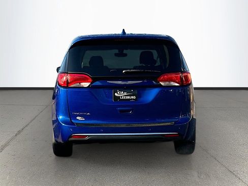 Used 2018 Chrysler Pacifica Touring Plus image 6