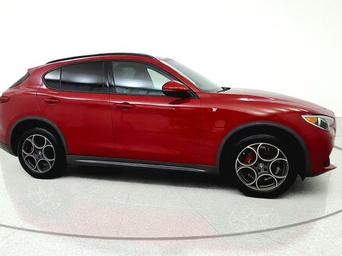 Used 2022 Alfa Romeo Stelvio Ti AWD/4WD image 8