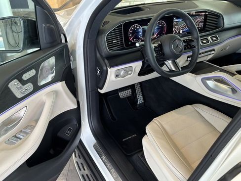 New 2026 Mercedes-Benz GLS 580 4MATIC image 12