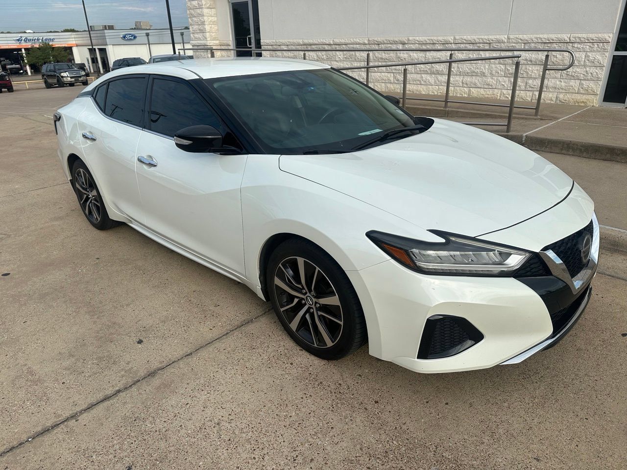 Used 2019 Nissan Maxima 3.5 SV w/ Floor Mat Group FWD image 11