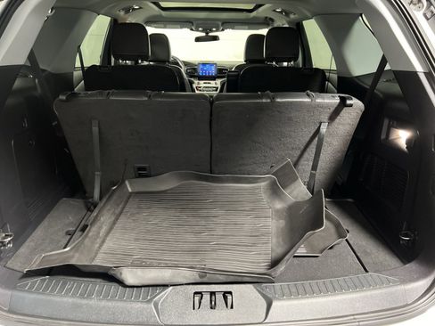 Used 2022 Ford Explorer XLT w/ Equipment Group 202A image 26