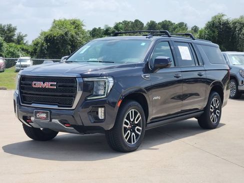 Used 2023 GMC Yukon XL AT4 AWD/4WD image 3